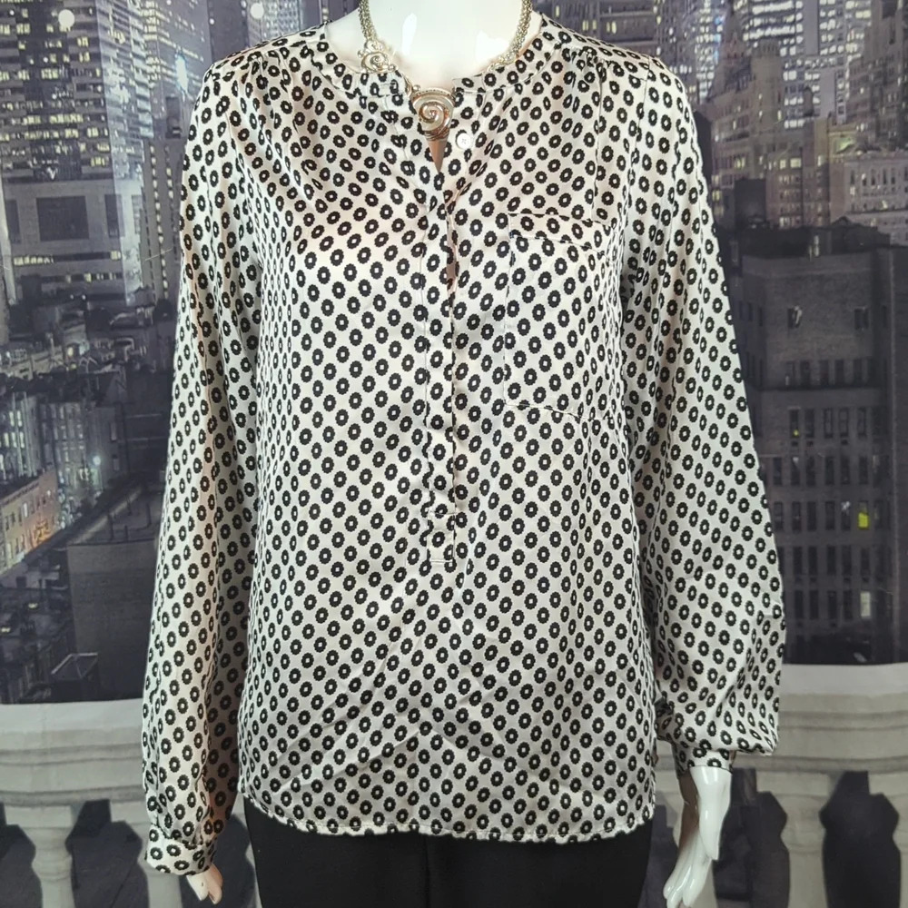 Joe Fresh sz Small Black & White Long Sleeve Satin Feel Blouse